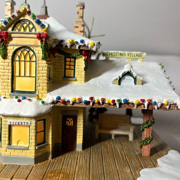 Norman Rockwell Christmas Village Train Station Christmas village holiday - Picture 4 of 6